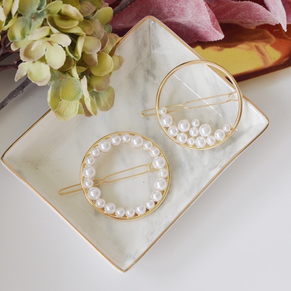 2 Pieces - Faux Pearl Embellished Circle Hair Pin - Picture 4 of 8